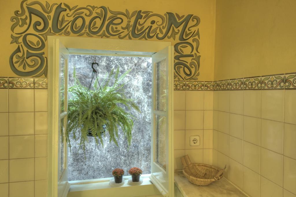 Stay Local In Alfama! Alice Central Home, Near River Lisboa Ngoại thất bức ảnh