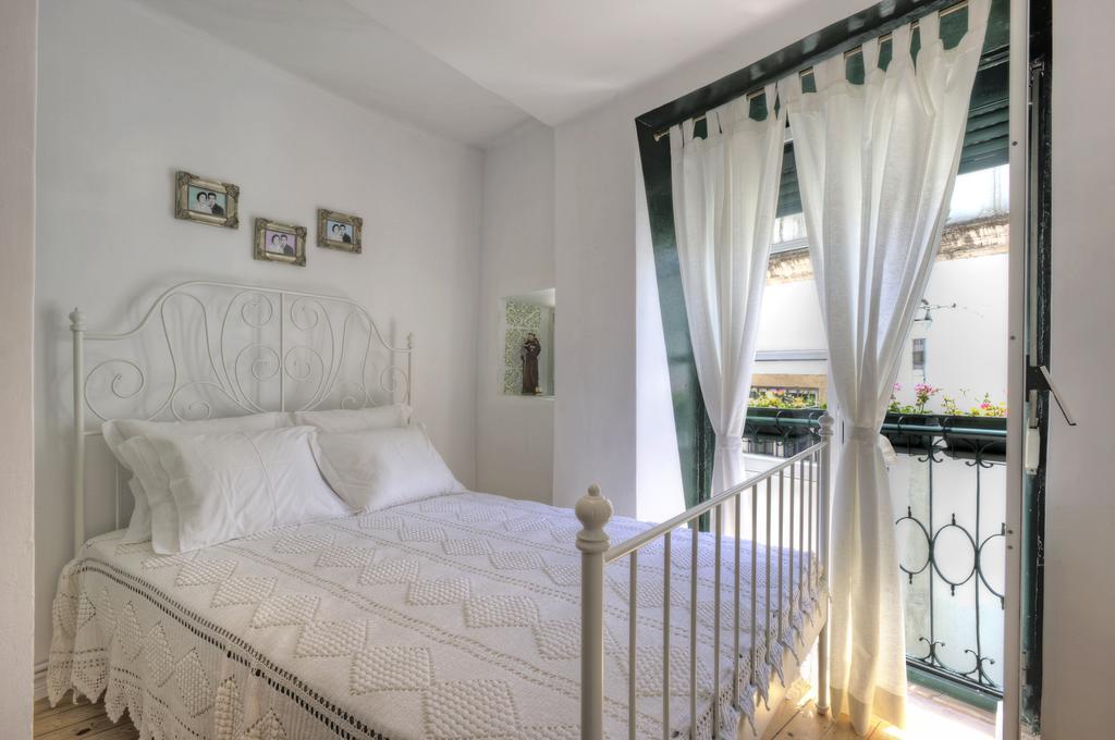 Stay Local In Alfama! Alice Central Home, Near River Lisboa Ngoại thất bức ảnh
